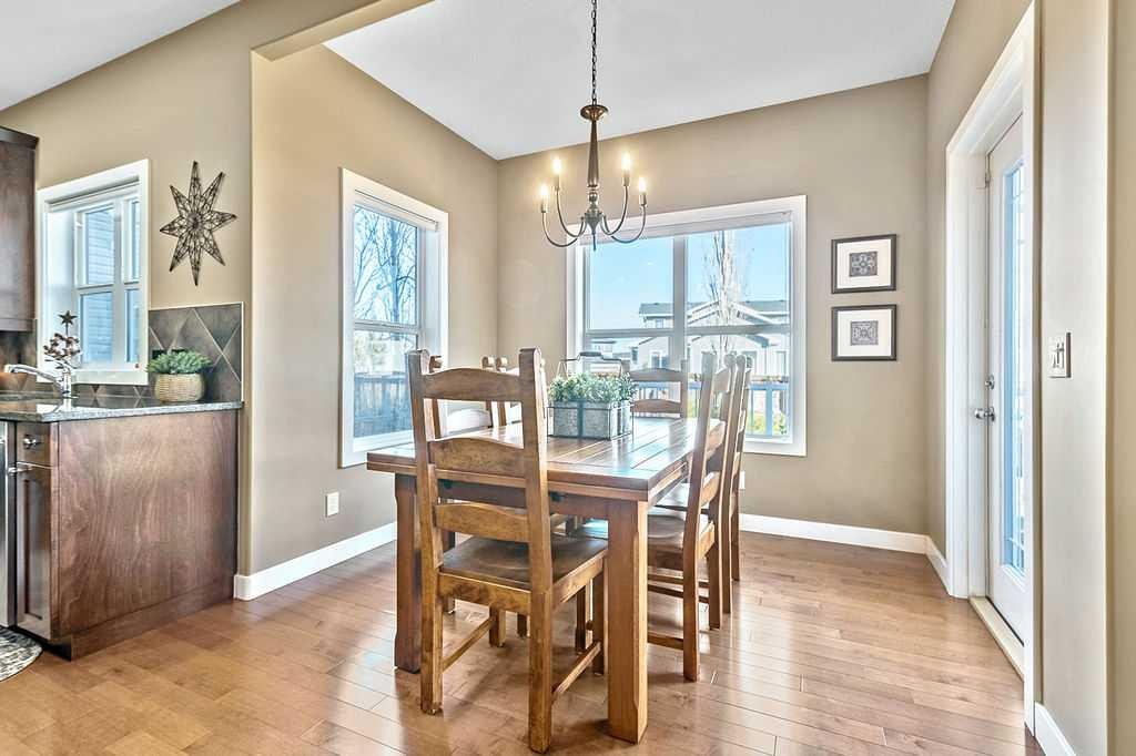 718 Hamptons Bay Se, High River, AB - Indoor Photo Showing Dining Room