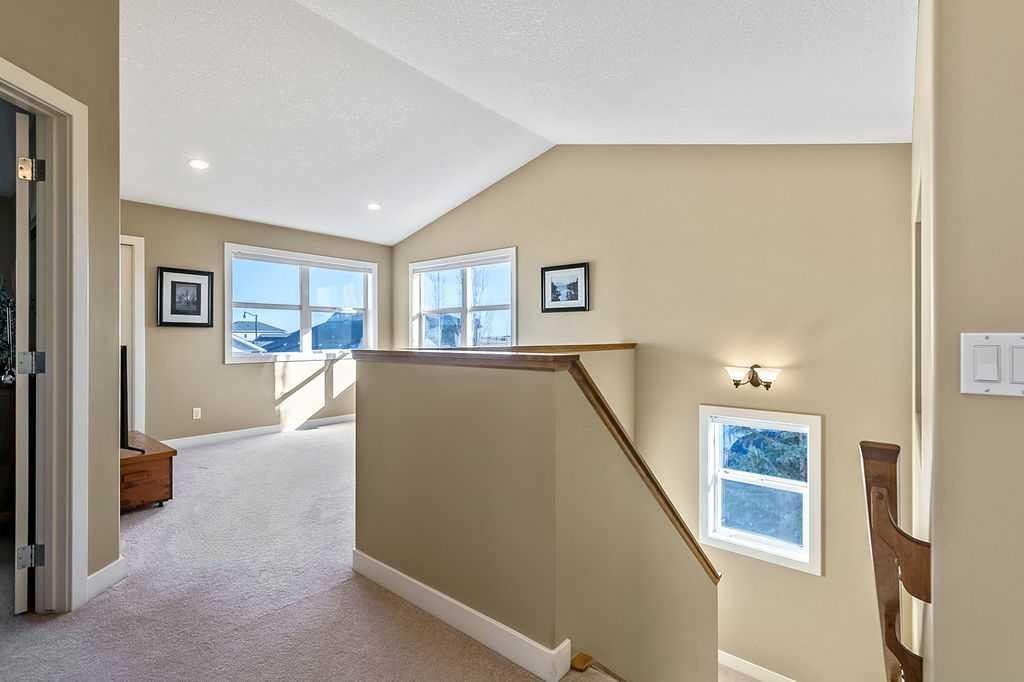 718 Hamptons Bay Se, High River, AB - Indoor Photo Showing Other Room