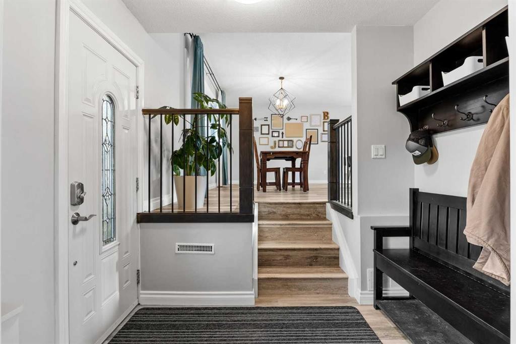 123 Sackville Drive Sw, Calgary, AB - Indoor Photo Showing Other Room