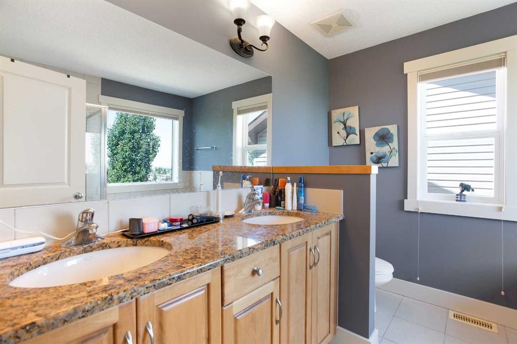 62 Panamount Road Nw, Calgary, AB - Indoor Photo Showing Bathroom
