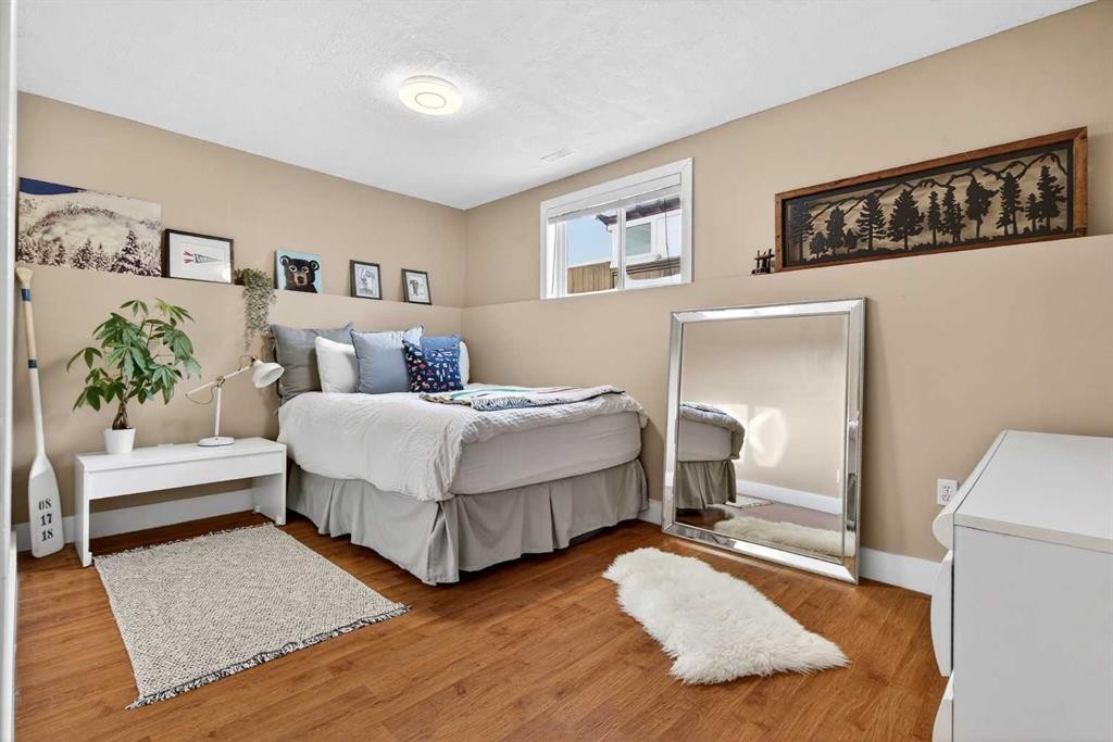 951 3Rd Street Sw, Diamond Valley, AB - Indoor Photo Showing Bedroom