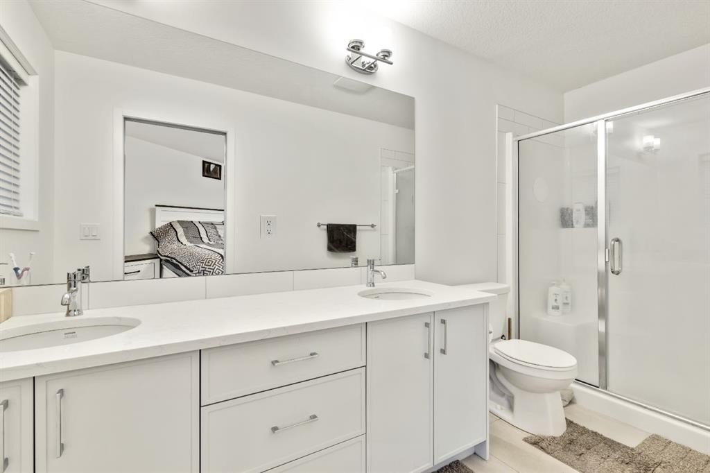 620 Copperstone Manor Se, Calgary, AB - Indoor Photo Showing Bathroom