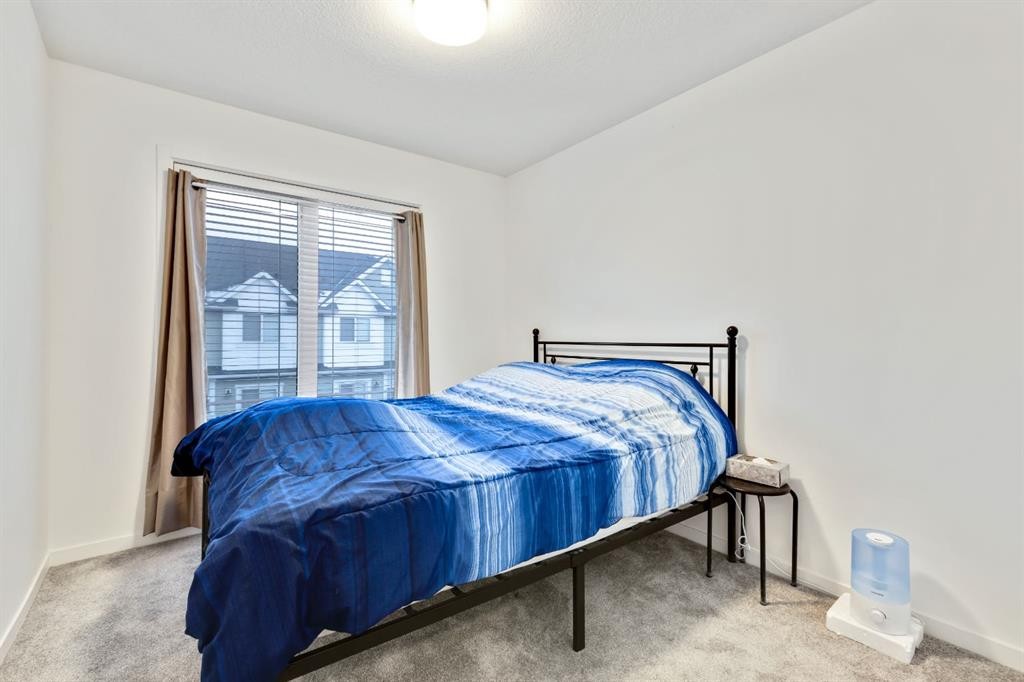 620 Copperstone Manor Se, Calgary, AB - Indoor Photo Showing Bedroom