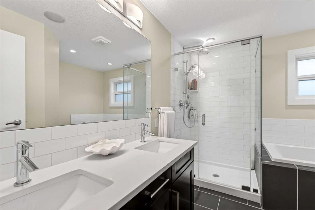 7 Westminster Place Sw, Calgary, AB - Indoor Photo Showing Bathroom