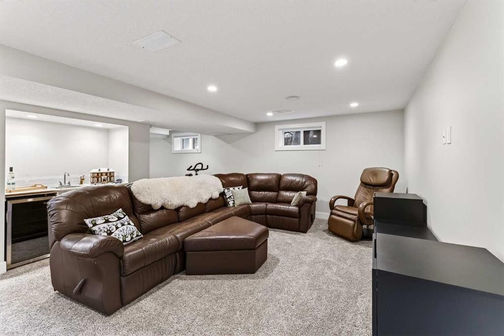 7 Westminster Place Sw, Calgary, AB - Indoor Photo Showing Basement
