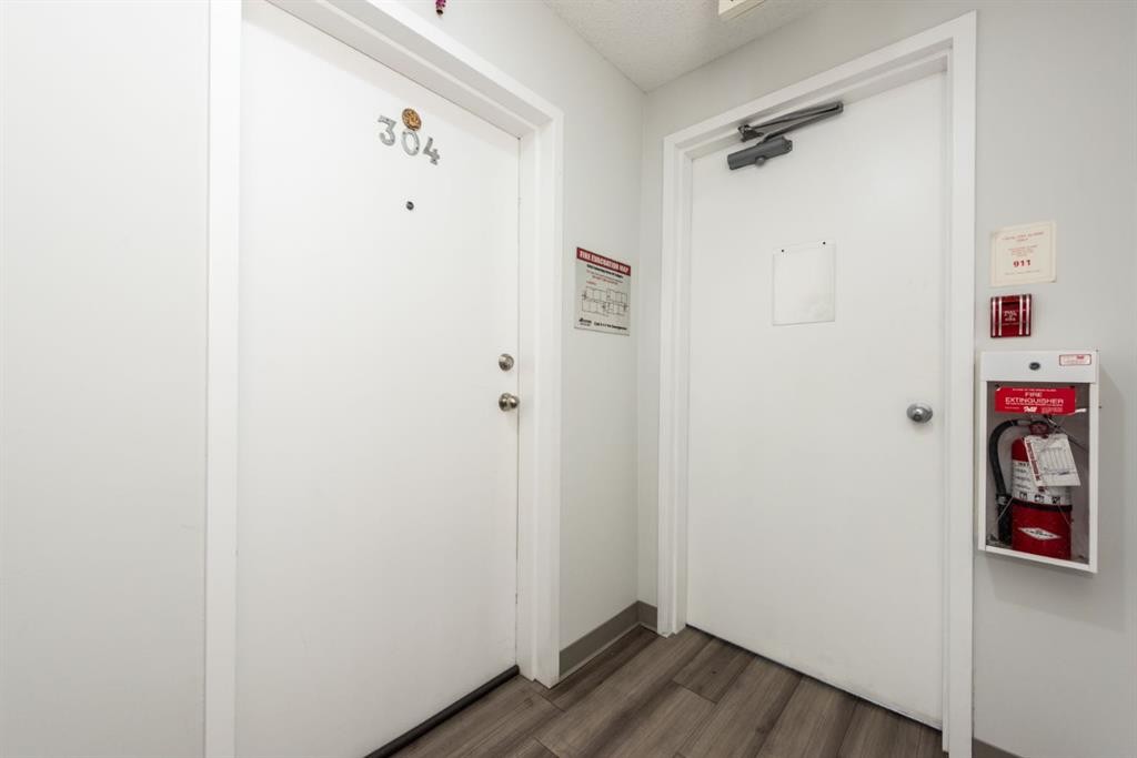 304-5555 Falsbridge Drive Ne, Calgary, AB - Indoor Photo Showing Other Room