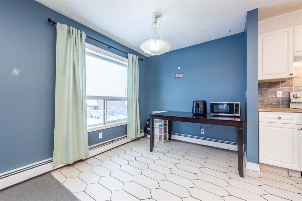 304-5555 Falsbridge Drive Ne, Calgary, AB - Indoor