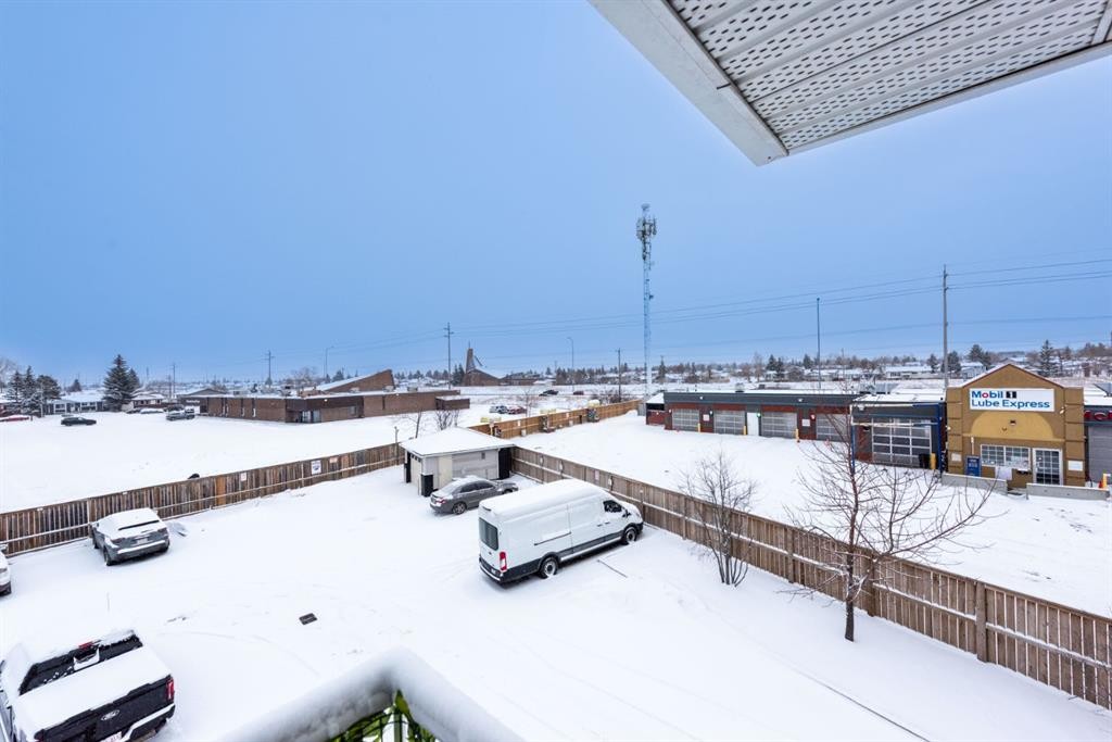 304-5555 Falsbridge Drive Ne, Calgary, AB - Outdoor