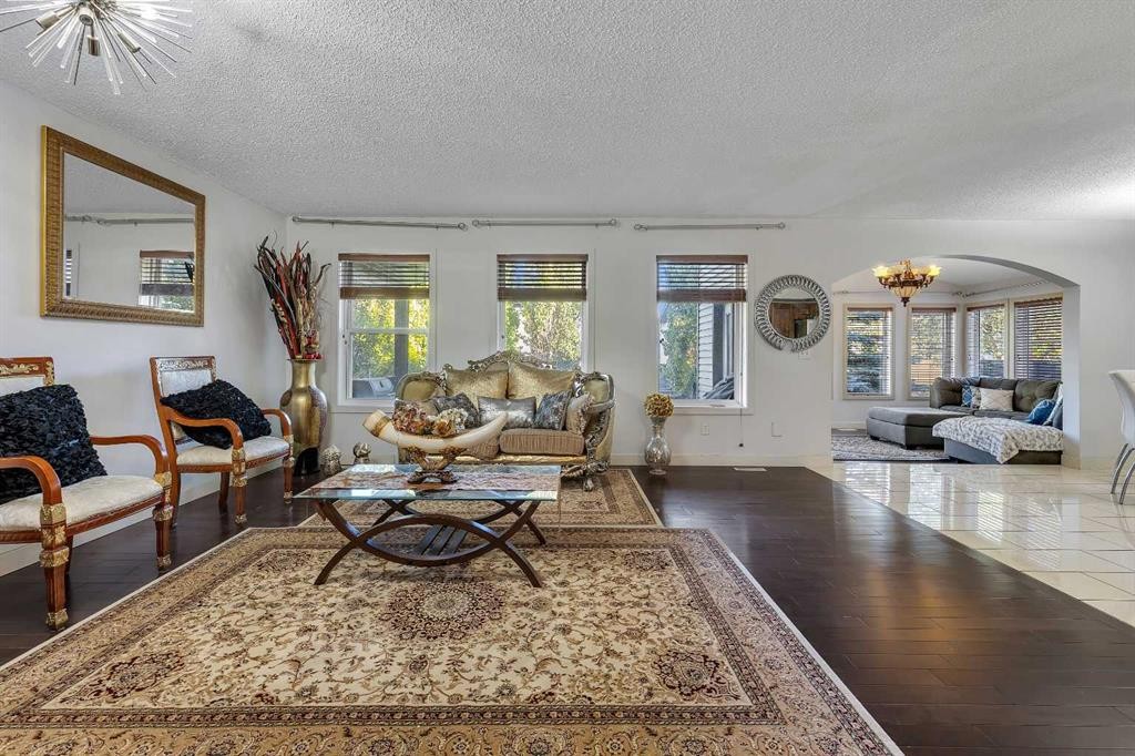 135 Panatella Close Nw, Calgary, AB - Indoor Photo Showing Living Room
