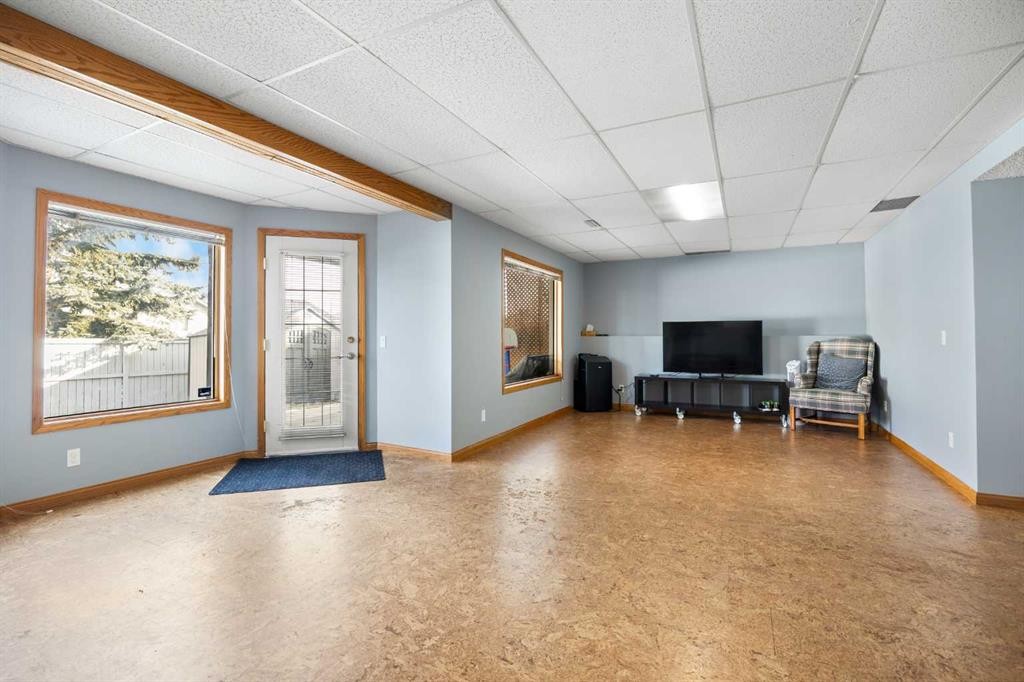 220 Edgeridge Gardens Nw, Calgary, AB - Indoor