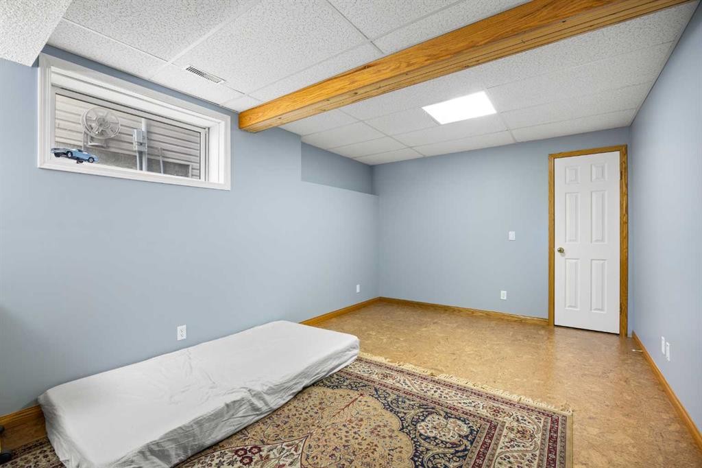 220 Edgeridge Gardens Nw, Calgary, AB - Indoor