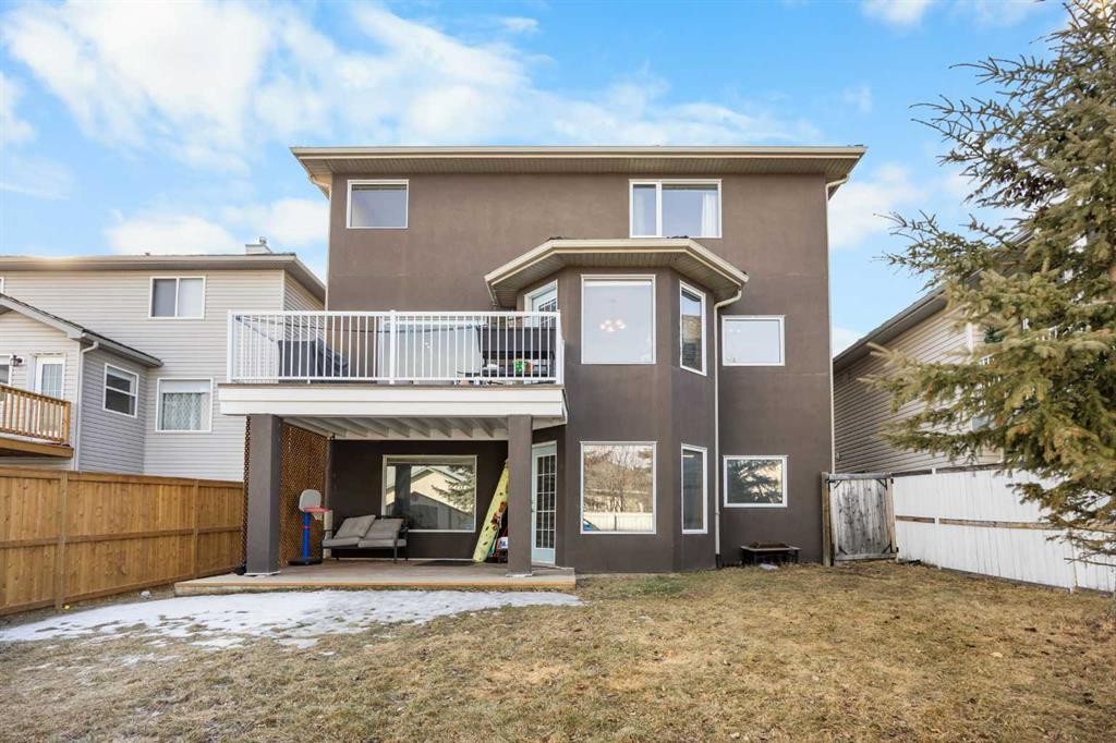 220 Edgeridge Gardens Nw, Calgary, AB - Outdoor
