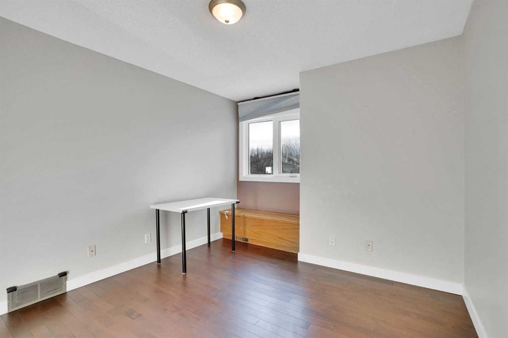 157 Riverview Park, Calgary, AB - Indoor Photo Showing Other Room