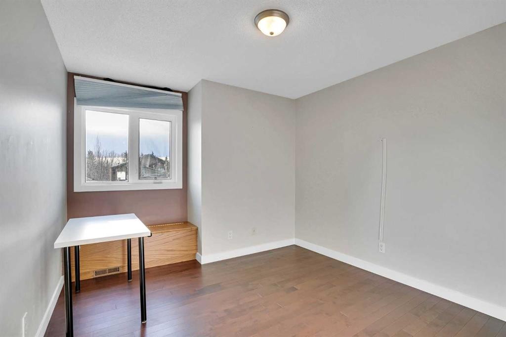 157 Riverview Park, Calgary, AB - Indoor Photo Showing Other Room