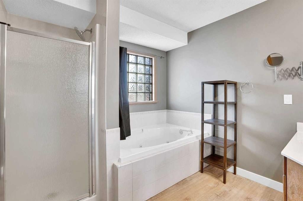 157 Riverview Park, Calgary, AB - Indoor Photo Showing Bathroom