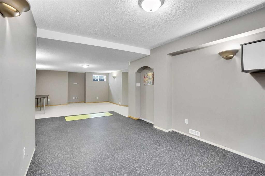 157 Riverview Park, Calgary, AB - Indoor Photo Showing Other Room