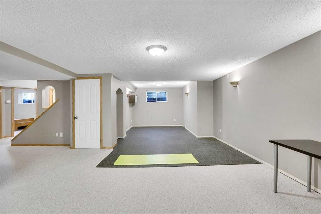 157 Riverview Park, Calgary, AB - Indoor