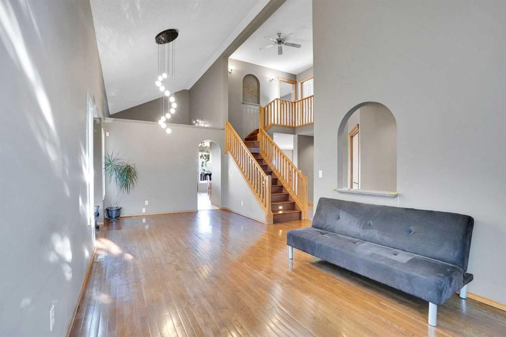 157 Riverview Park, Calgary, AB - Indoor Photo Showing Other Room