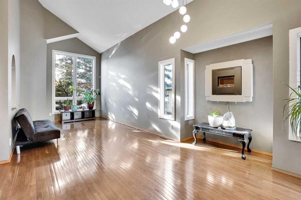 157 Riverview Park, Calgary, AB - Indoor