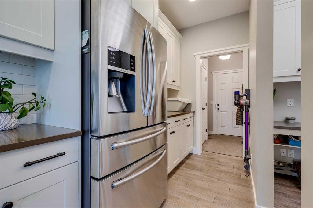 75 Masters Rise Se, Calgary, AB - Indoor Photo Showing Kitchen