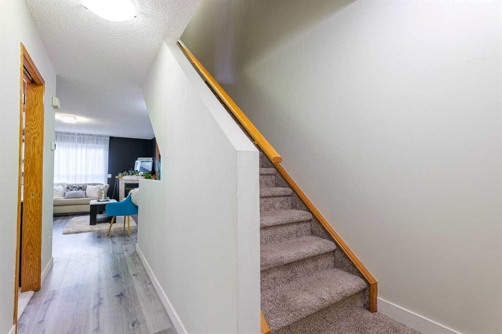 13 Mt. Aberdeen Manor Se, Calgary, AB - Indoor Photo Showing Other Room