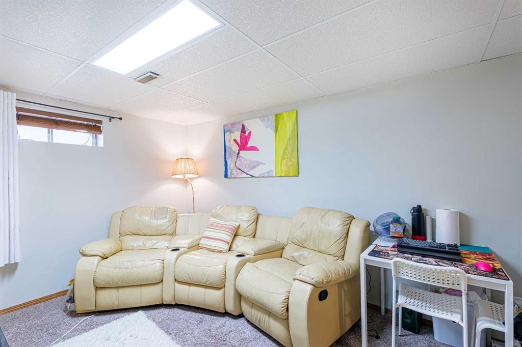 13 Mt. Aberdeen Manor Se, Calgary, AB - Indoor