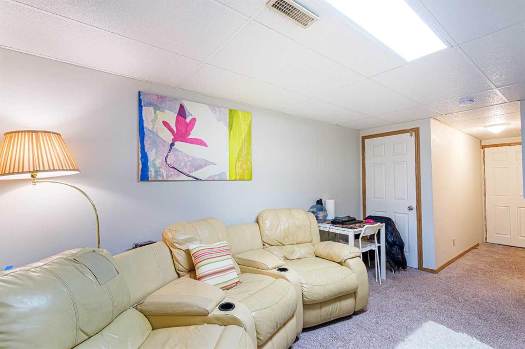 13 Mt. Aberdeen Manor Se, Calgary, AB - Indoor