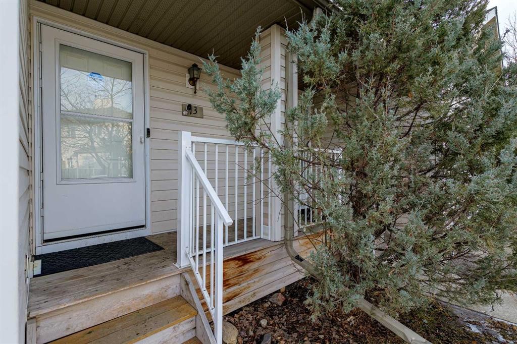 13 Mt. Aberdeen Manor Se, Calgary, AB - Outdoor With Exterior