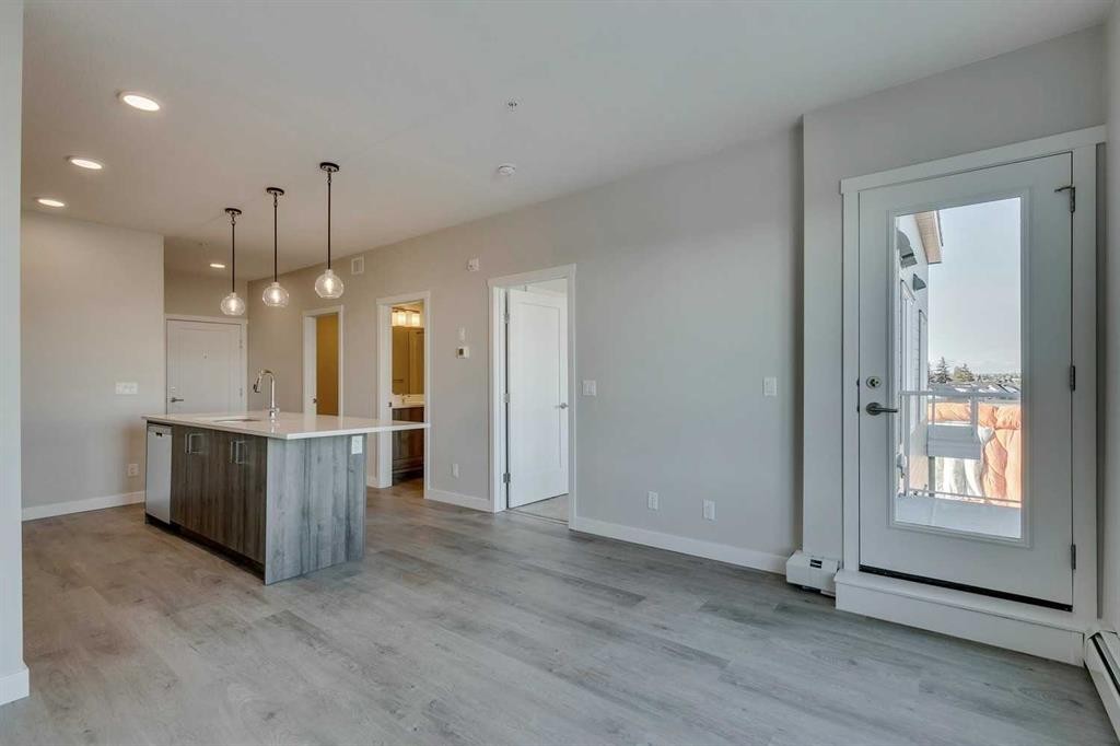 408-660 Shawnee Square Sw, Calgary, AB - Indoor