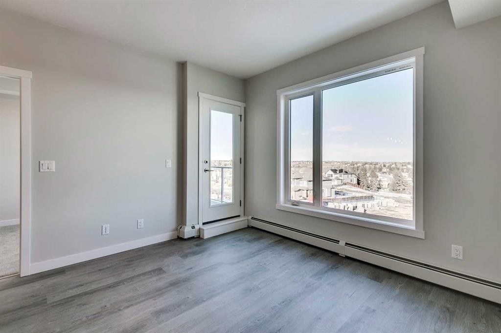 408-660 Shawnee Square Sw, Calgary, AB - Indoor Photo Showing Other Room