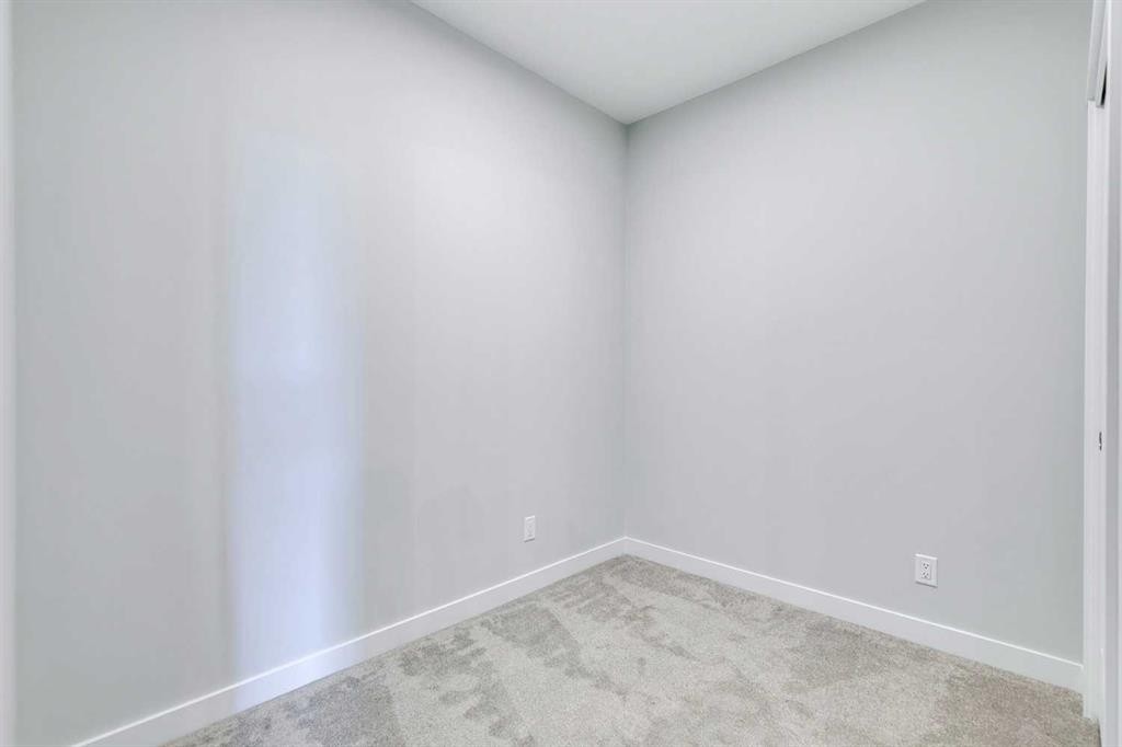 408-660 Shawnee Square Sw, Calgary, AB - Indoor Photo Showing Other Room