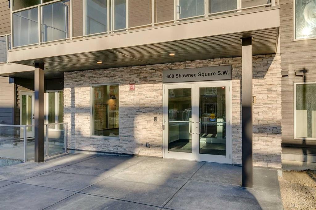 408-660 Shawnee Square Sw, Calgary, AB - Outdoor With Balcony