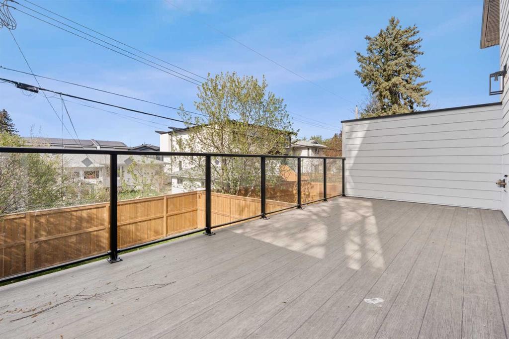 422 36 Avenue Nw, Calgary, AB - Outdoor With Exterior