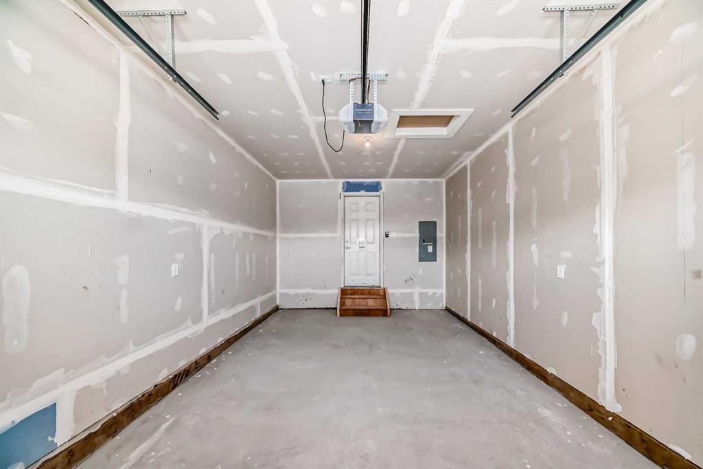 74-351 Monteith Drive Se, High River, AB - Indoor Photo Showing Other Room