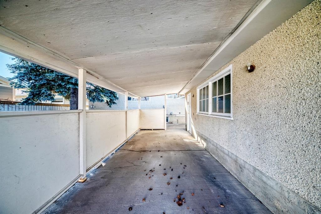 28 Winslow Crescent Sw, Calgary, AB - Outdoor