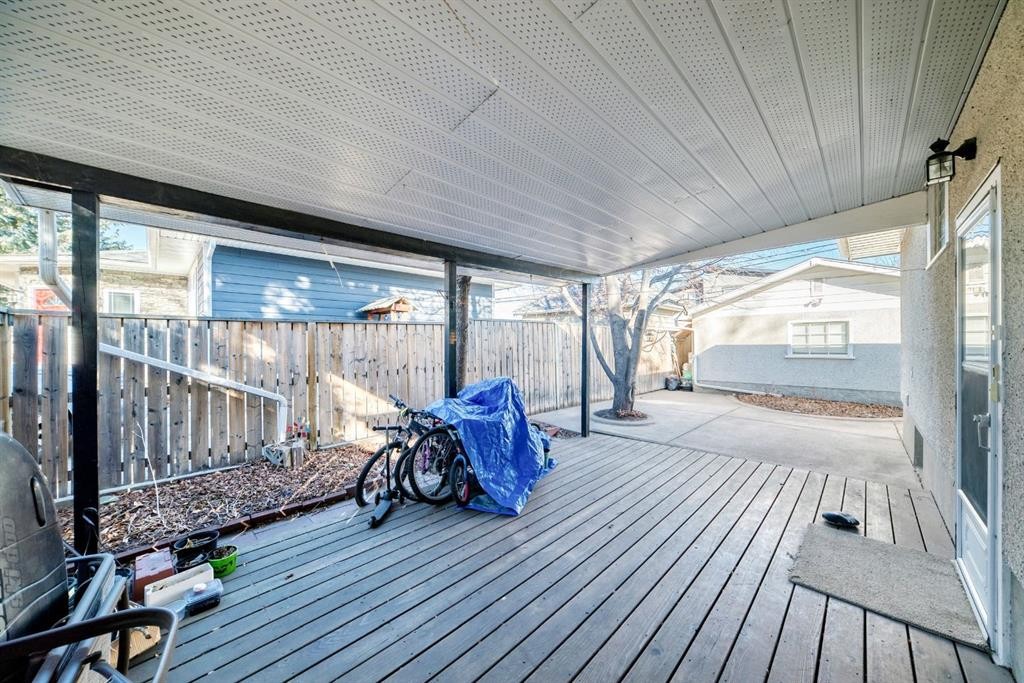 28 Winslow Crescent Sw, Calgary, AB - Outdoor With Deck Patio Veranda With Exterior