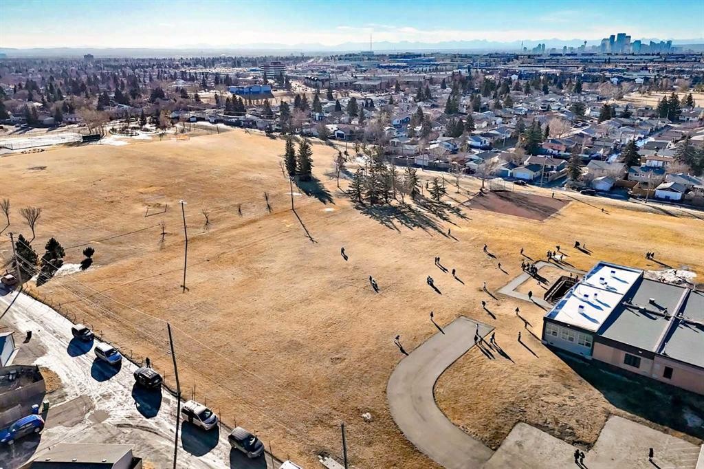 1013 Marcombe Crescent Ne, Calgary, AB - Outdoor With View