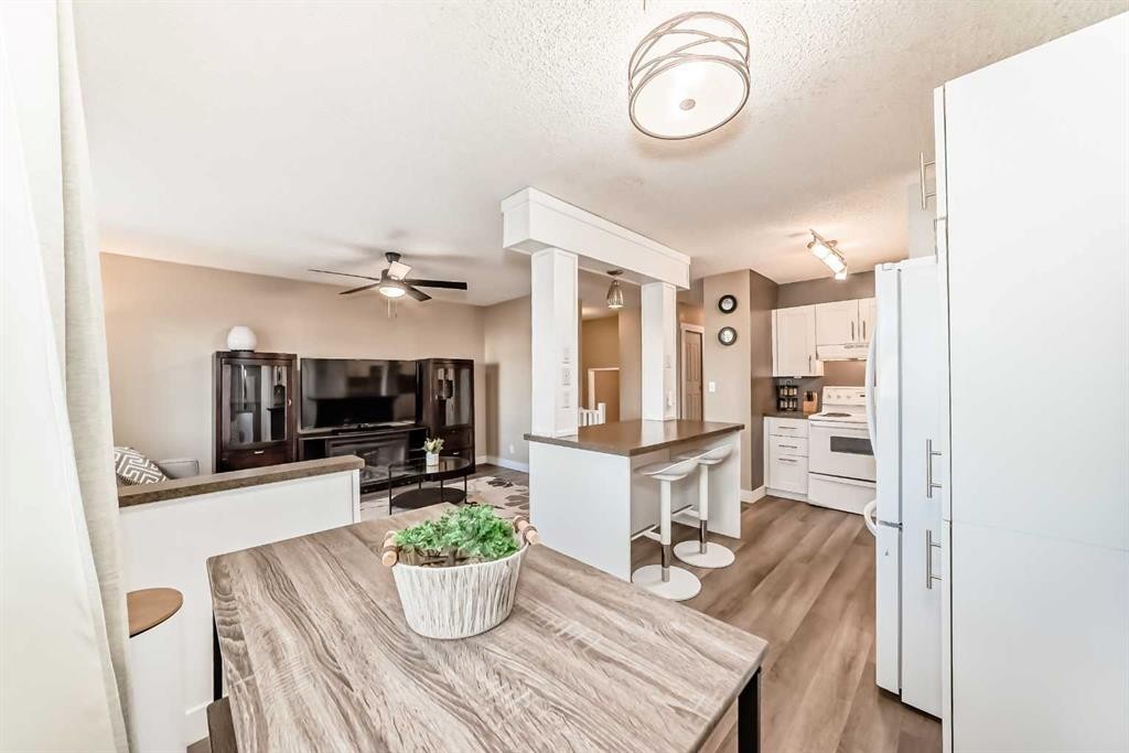 1013 Marcombe Crescent Ne, Calgary, AB - Indoor Photo Showing Dining Room