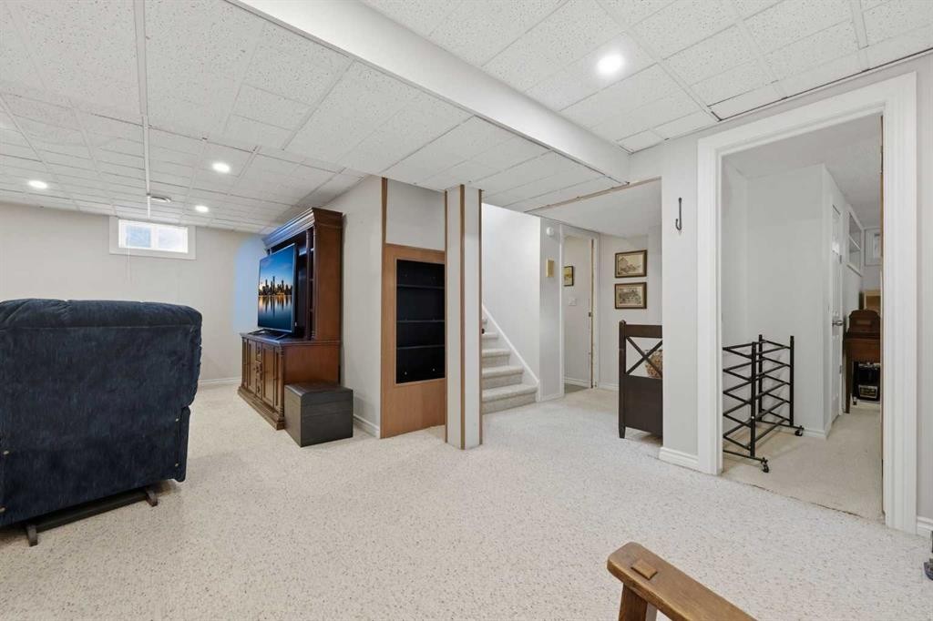 63 Huntmeadow Road Ne, Calgary, AB - Indoor