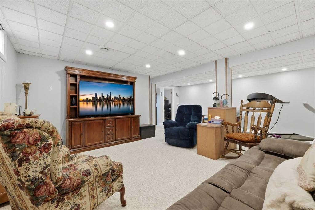 63 Huntmeadow Road Ne, Calgary, AB - Indoor