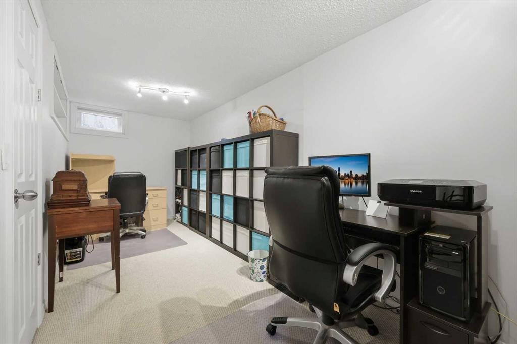 63 Huntmeadow Road Ne, Calgary, AB - Indoor Photo Showing Office