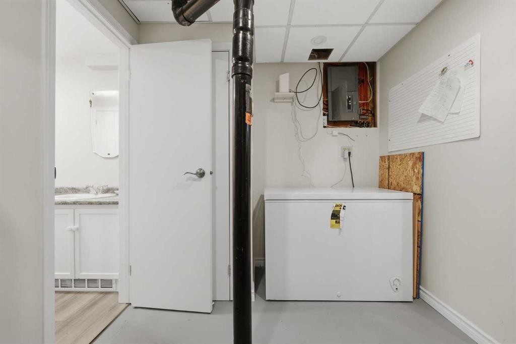 63 Huntmeadow Road Ne, Calgary, AB - Indoor