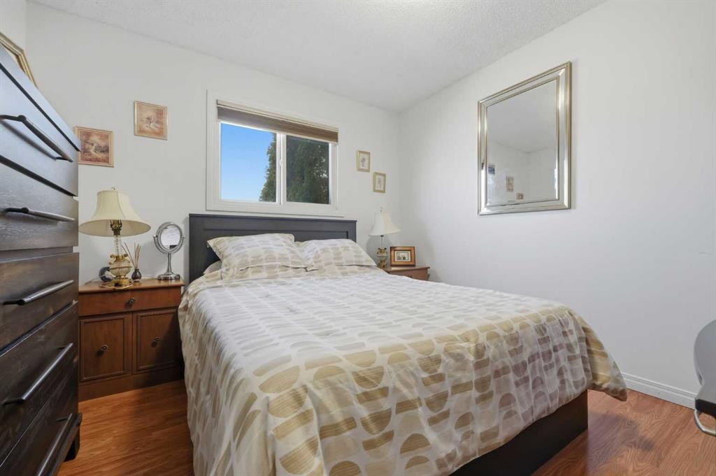 63 Huntmeadow Road Ne, Calgary, AB - Indoor Photo Showing Bedroom