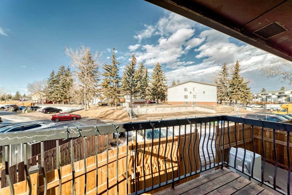 151F Pinehill Road Ne, Calgary, AB - Outdoor With Balcony