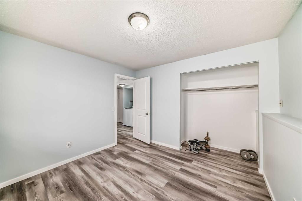 151F Pinehill Road Ne, Calgary, AB - Indoor Photo Showing Other Room