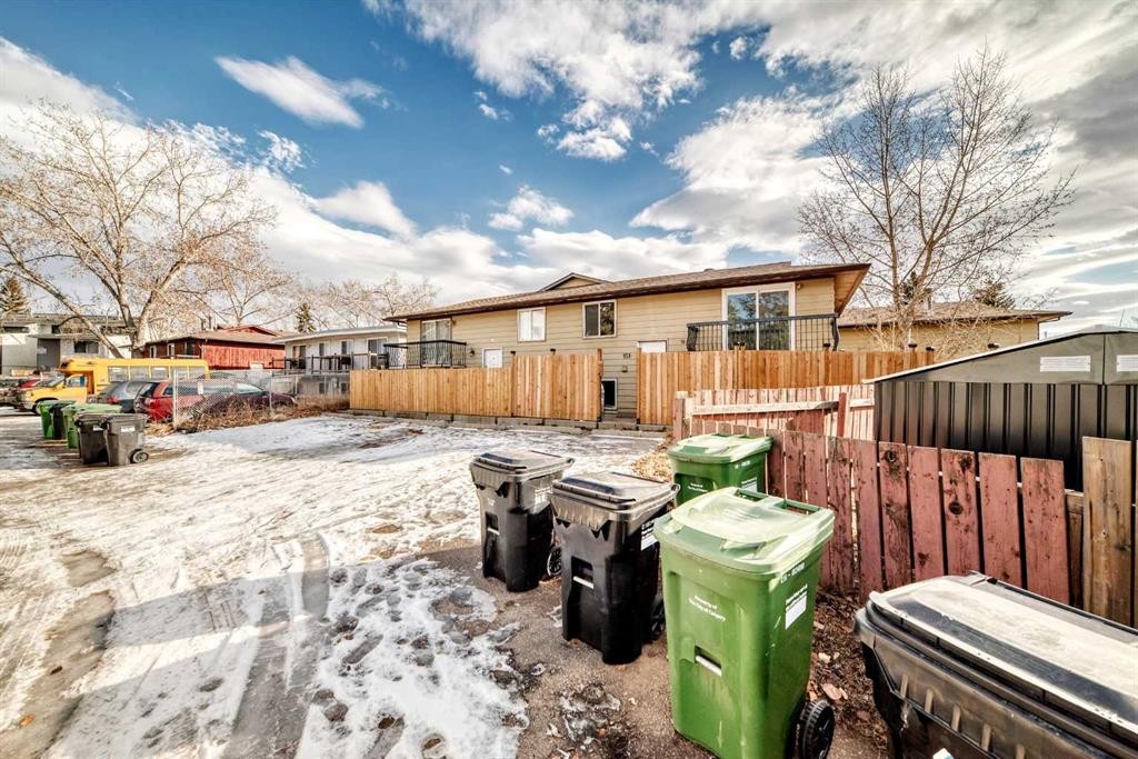 151F Pinehill Road Ne, Calgary, AB - Outdoor