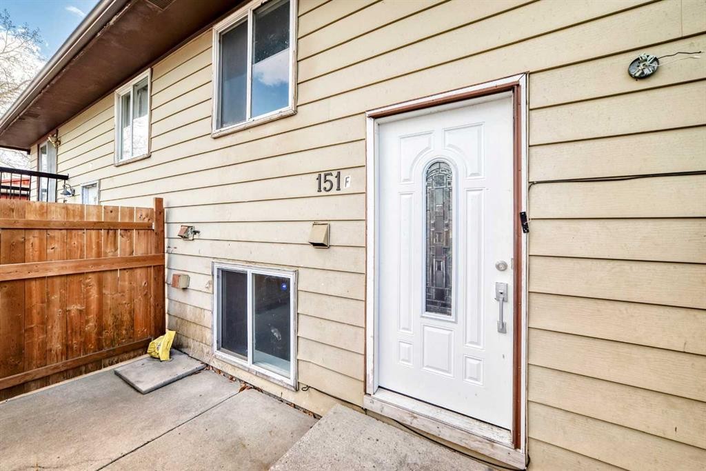 151F Pinehill Road Ne, Calgary, AB - Outdoor With Exterior