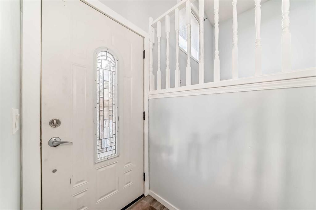 151F Pinehill Road Ne, Calgary, AB - Indoor Photo Showing Other Room