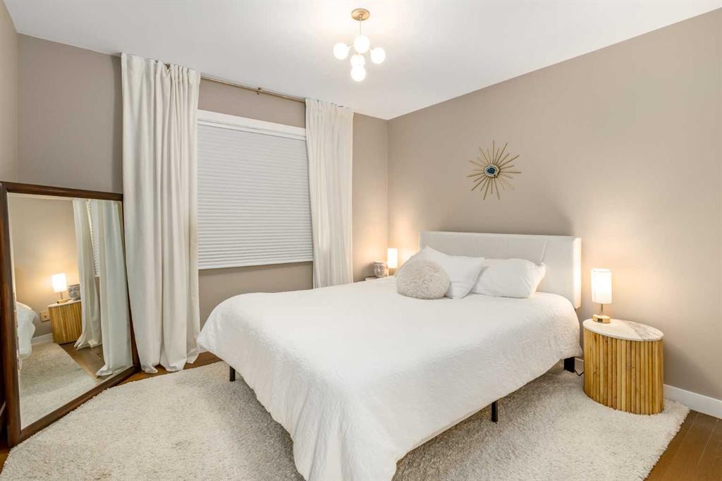 1414 Shawnee Drive, Calgary, AB - Indoor Photo Showing Bedroom