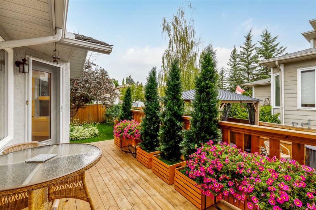 1414 Shawnee Drive, Calgary, AB - Outdoor With Deck Patio Veranda With Exterior